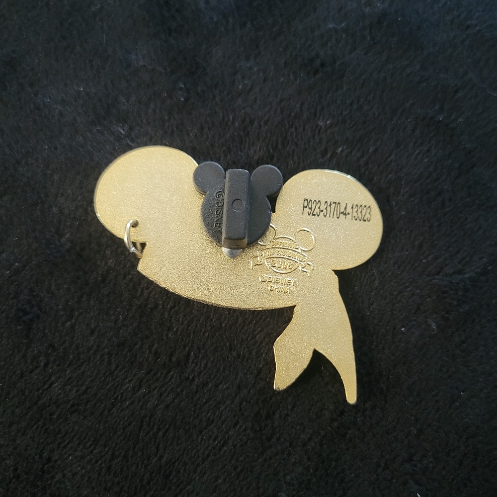 Disney Pins - Picture 13 of 16